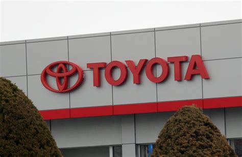 Toyota recalls 1 million vehicles over possible airbag failure